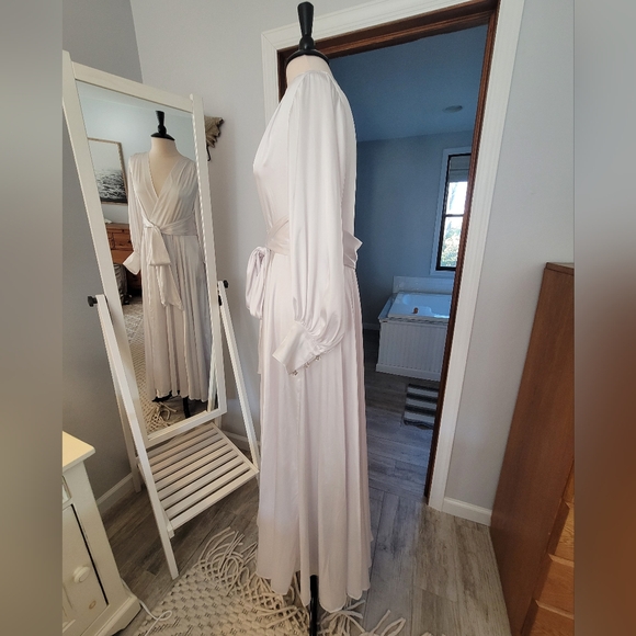 Catherine D'Lish - Beverly Boudoir Dressing Gown Robe in White - Size Large - Picture 3 of 11